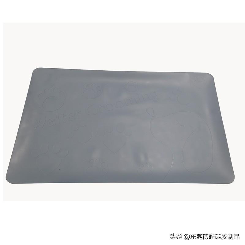 大尺寸寵物硅膠墊尺寸管控策略及食品生產環境下的應用
